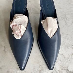 Mercedes Castillo NWOT navy, leather heels 8.5